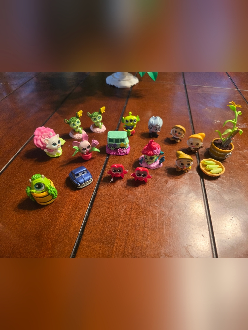 Disney Doorables Toy Figures
